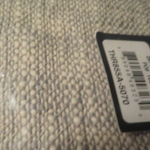 SAFAVIEH- ACCENTS TEXTURED THROW 50" X 70"